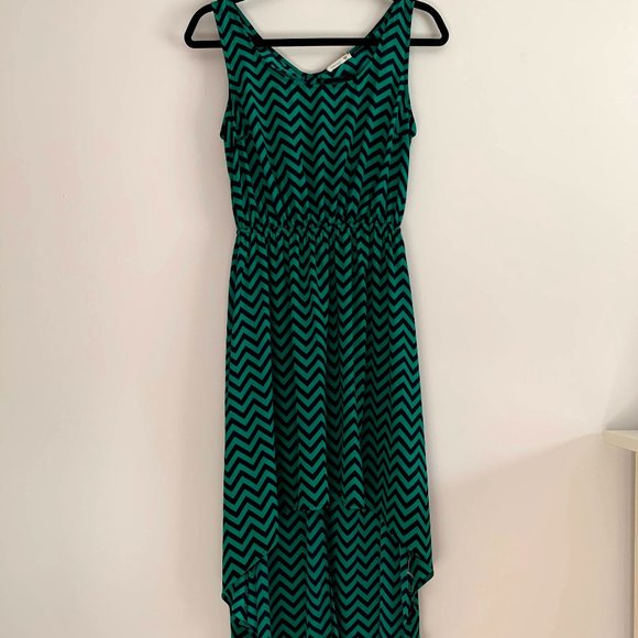 High-Low Green Dress with Black Chevron Detail - Picture 1 of 2